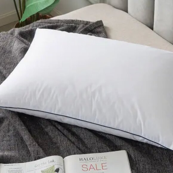 New Unused Royal Velvet White European Down and Nano Feather Pillow - Picture 3 of 3
